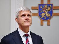Pašvaldību ministrs nolēmis atstādināt finanšu grūtībās nonākušās Rēzeknes mēru